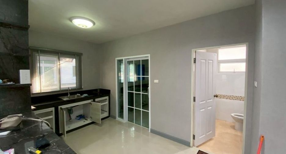 For rent 4 bedrooms house in Si Racha, Chonburi