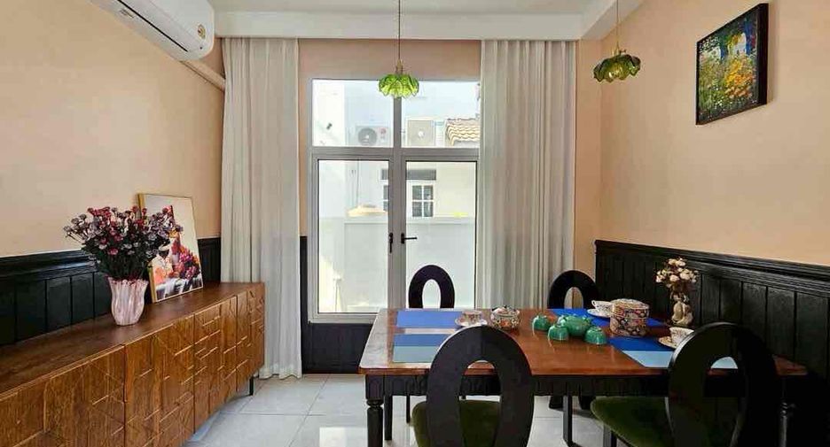 Villa zum Kauf mit 4 Zimmer in Bang Lamung, Chonburi