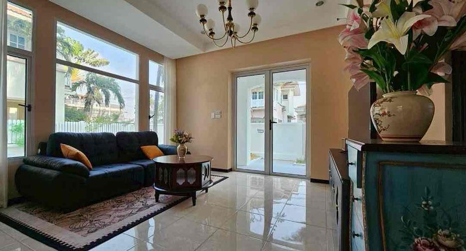 Villa zum Kauf mit 4 Zimmer in Bang Lamung, Chonburi