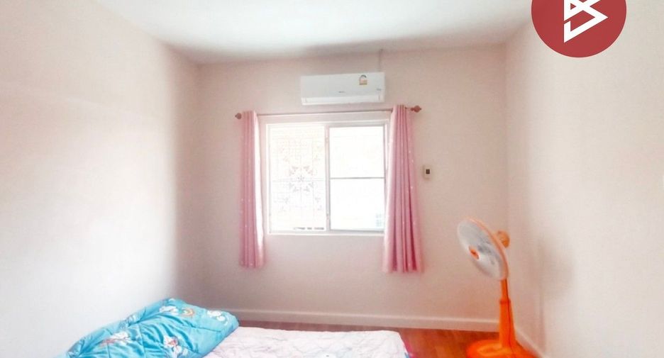 For sale 3 bedrooms townhouse in Mueang Samut Sakhon, Samut Sakhon