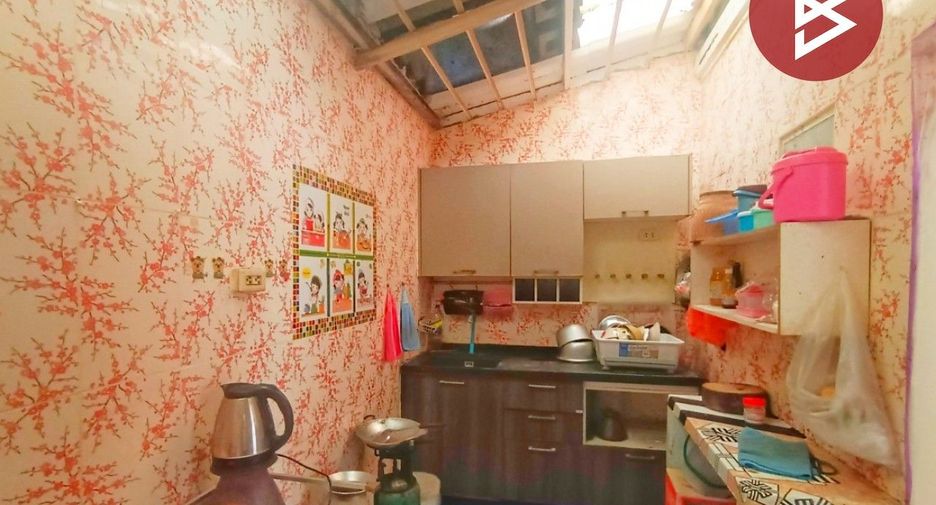 For sale 3 bedrooms townhouse in Mueang Samut Sakhon, Samut Sakhon