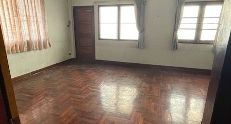 ขาย 4 ห้องนอน ทาวน์เฮ้าส์ ใน เมืองเชียงใหม่, เชียงใหม่