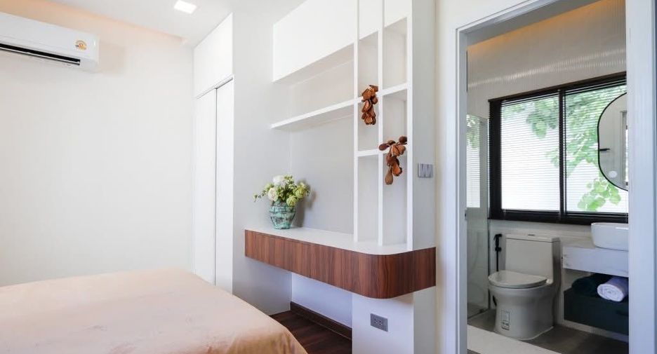 For rent and for sale 4 bedrooms house in Sattahip, Chonburi