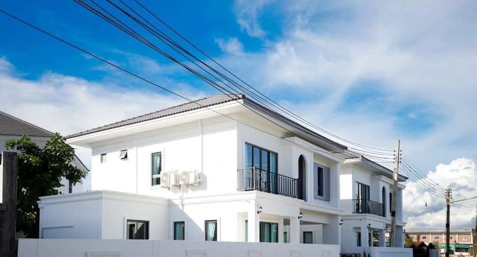 For rent and for sale 4 bedrooms house in Sattahip, Chonburi