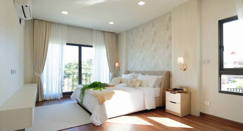 For rent and for sale 4 bedrooms house in Sattahip, Chonburi