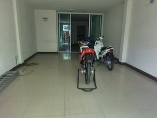 À vendre 2 chambres maison de ville à Bang Saray, Pattaya