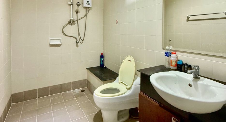 For sale 3 bedrooms townhouse in Prawet, Bangkok