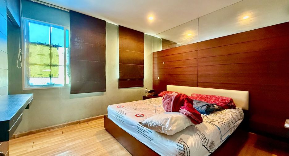 For sale 3 bedrooms townhouse in Prawet, Bangkok