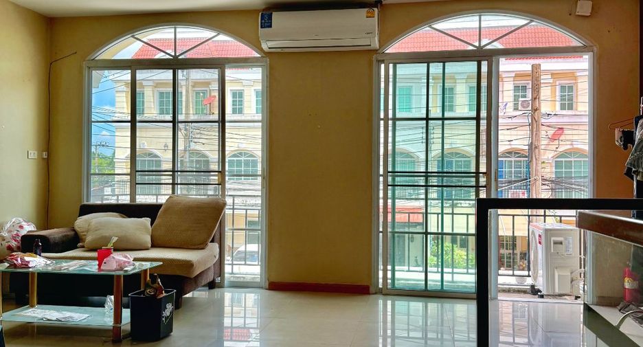 For sale 3 bedrooms townhouse in Prawet, Bangkok