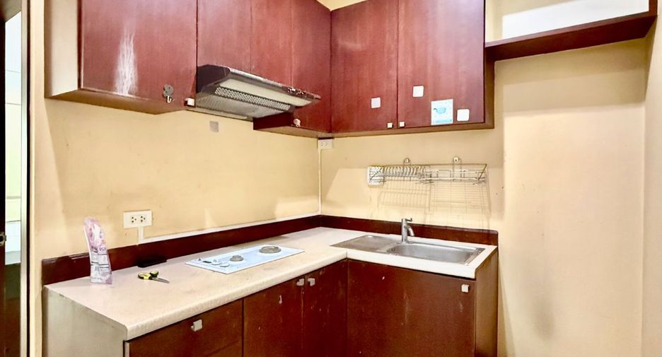 For sale 3 bedrooms townhouse in Prawet, Bangkok