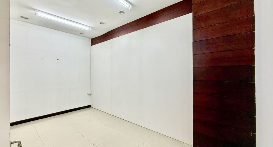 For sale 3 bedrooms townhouse in Prawet, Bangkok
