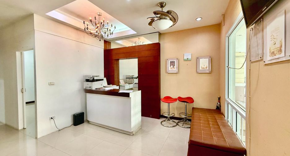 For sale 3 bedrooms townhouse in Prawet, Bangkok