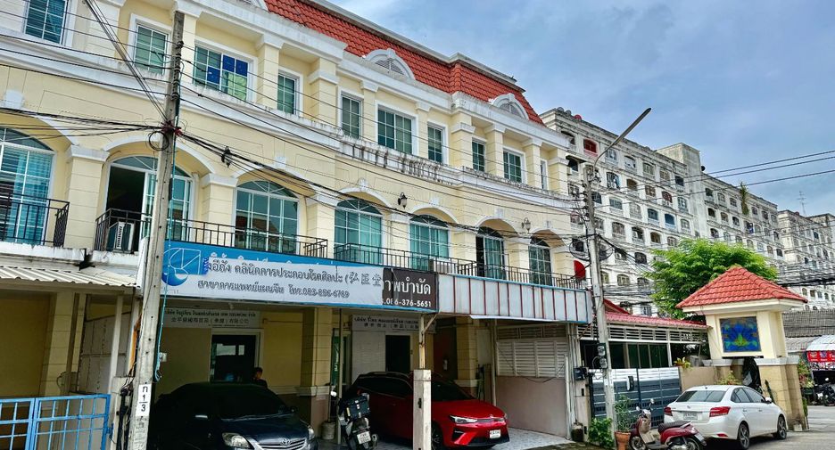 For sale 3 bedrooms townhouse in Prawet, Bangkok