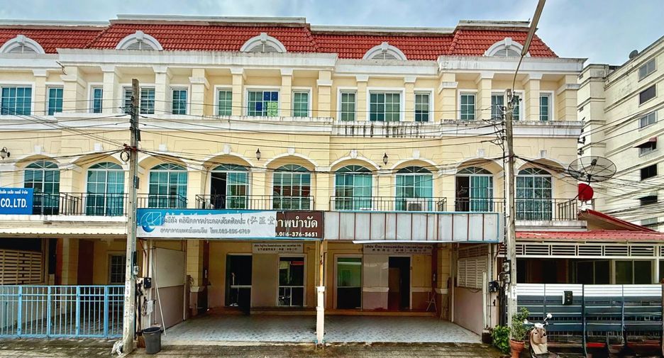 For sale 3 bedrooms townhouse in Prawet, Bangkok