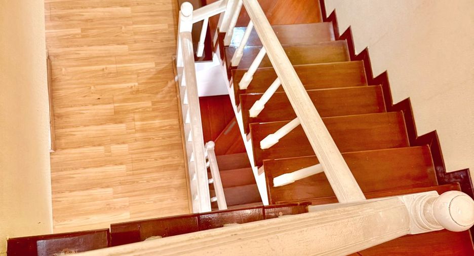 For sale 3 bedrooms townhouse in Prawet, Bangkok