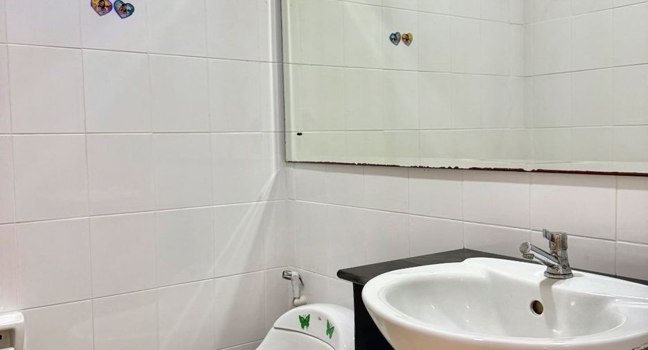 For sale 3 bedrooms townhouse in Prawet, Bangkok
