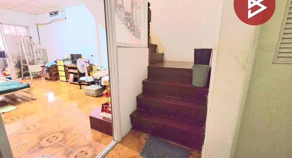 For sale studio townhouse in Phra Samut Chedi, Samut Prakan
