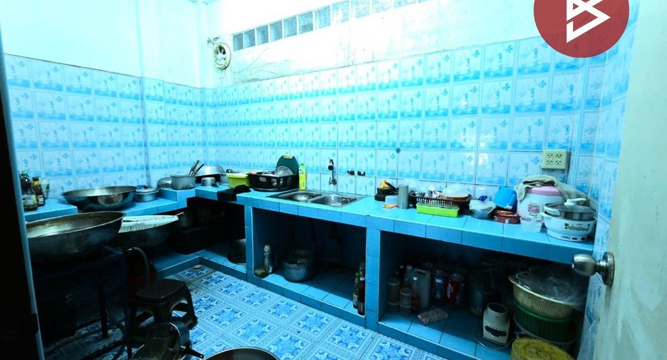 For sale studio townhouse in Phra Samut Chedi, Samut Prakan