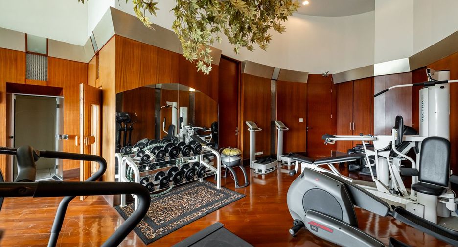 For sale 4 ベッドルーム condo in Sathon, Bangkok