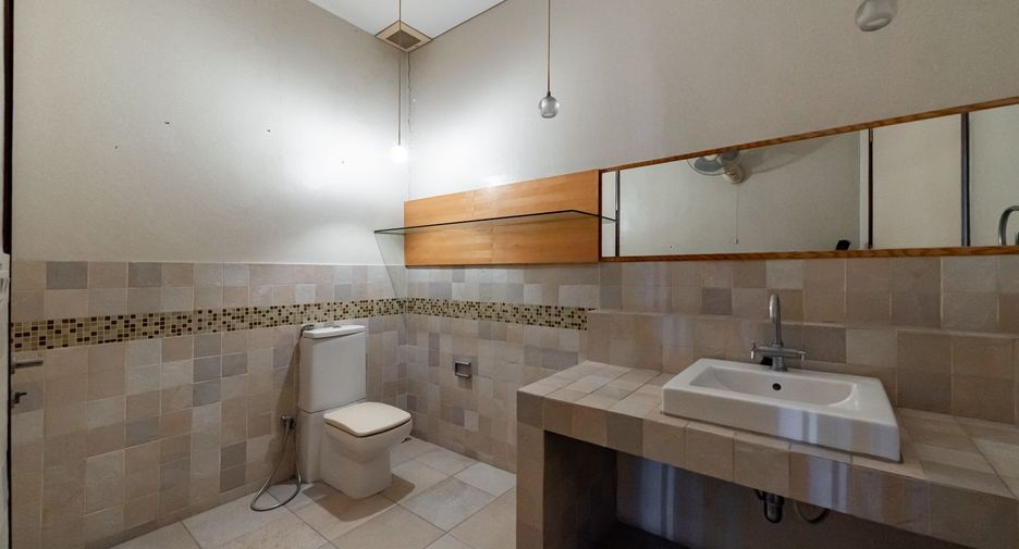 For sale 4 ベッドルーム condo in Sathon, Bangkok