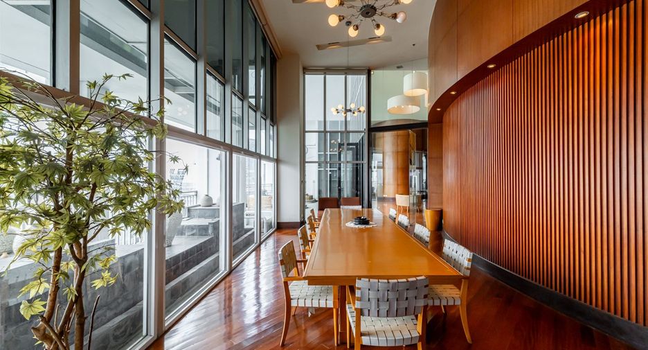 For sale 4 ベッドルーム condo in Sathon, Bangkok
