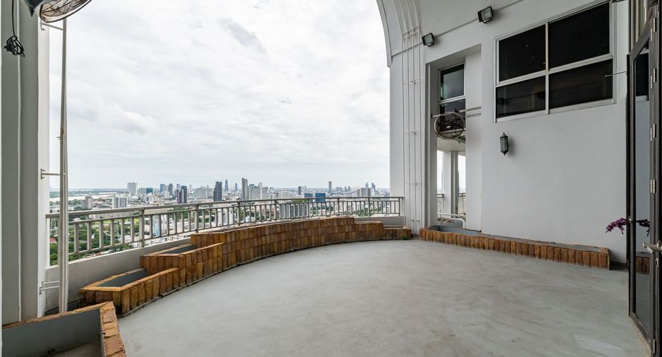For sale 4 ベッドルーム condo in Sathon, Bangkok