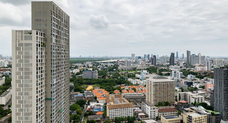 For sale 4 ベッドルーム condo in Sathon, Bangkok
