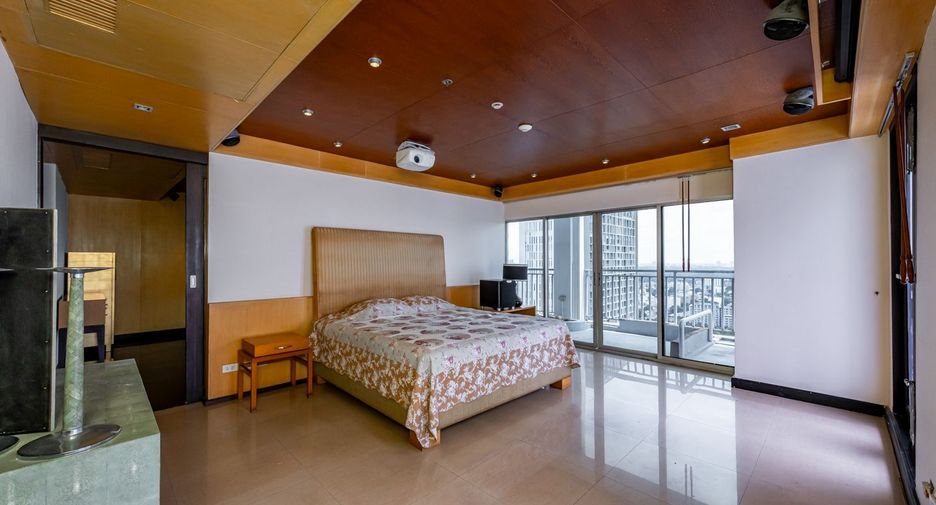 For sale 4 ベッドルーム condo in Sathon, Bangkok