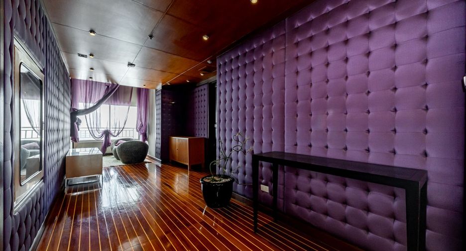 For sale 4 ベッドルーム condo in Sathon, Bangkok