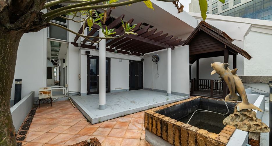 For sale 4 ベッドルーム condo in Sathon, Bangkok
