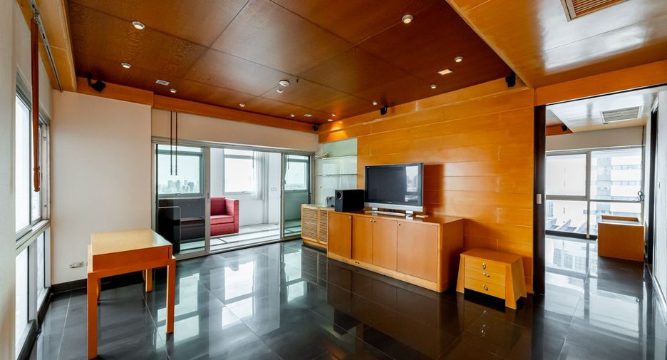 For sale 4 ベッドルーム condo in Sathon, Bangkok