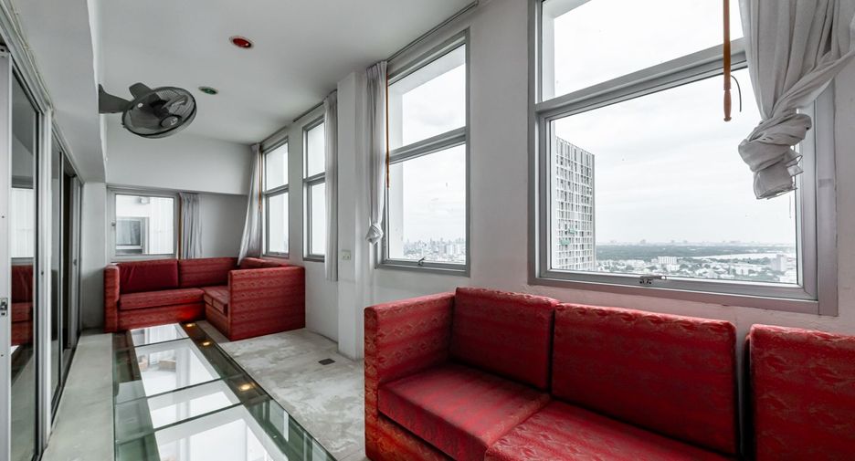 For sale 4 ベッドルーム condo in Sathon, Bangkok