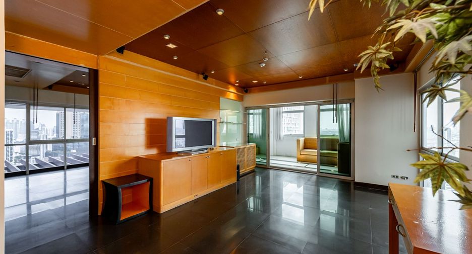 For sale 4 ベッドルーム condo in Sathon, Bangkok