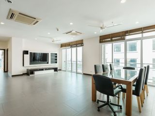 Condo en venta de 4 habitaciones en Watthana, Bangkok