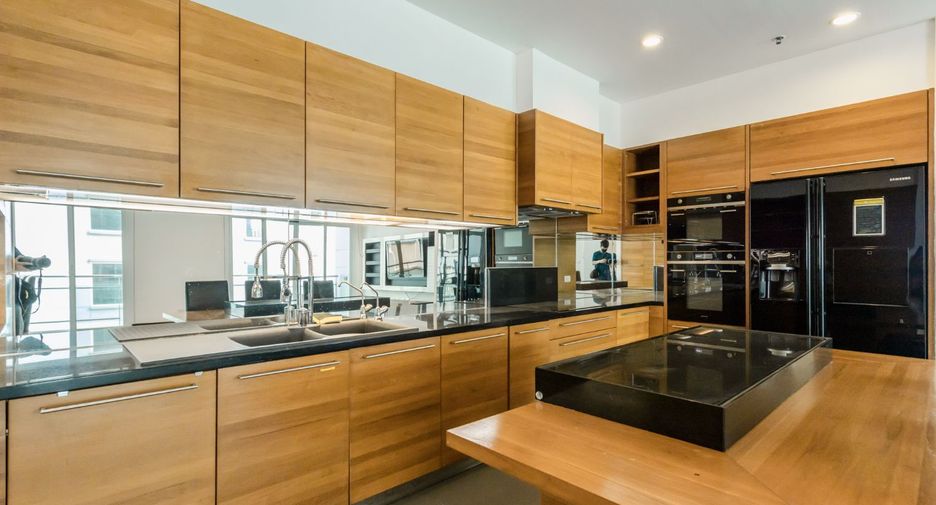 Condo en venta de 4 habitaciones en Watthana, Bangkok
