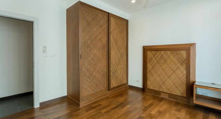 Condo en venta de 4 habitaciones en Watthana, Bangkok