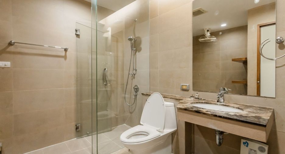 Condo en venta de 4 habitaciones en Watthana, Bangkok