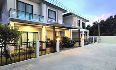 For sale 4 bedrooms house in Bang Lamung, Chonburi