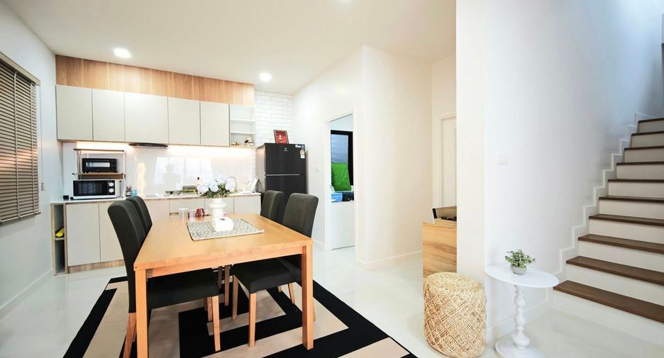 For sale 4 bedrooms house in Bang Lamung, Chonburi