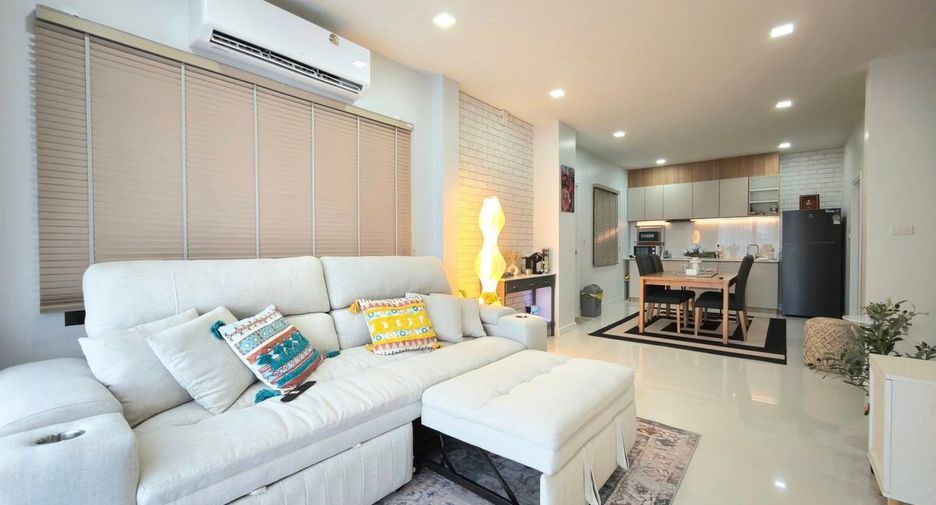 For sale 4 bedrooms house in Bang Lamung, Chonburi