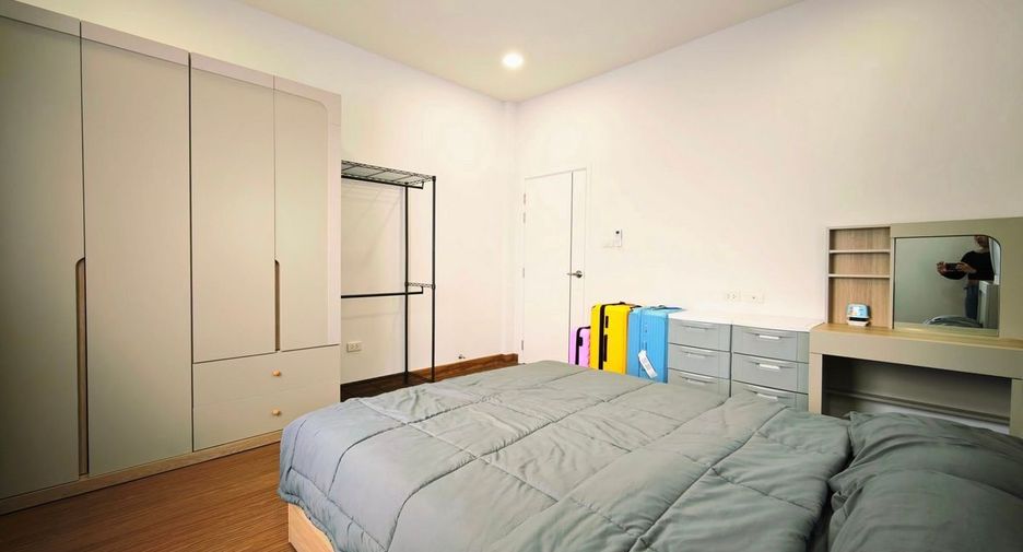 For sale 4 bedrooms house in Bang Lamung, Chonburi