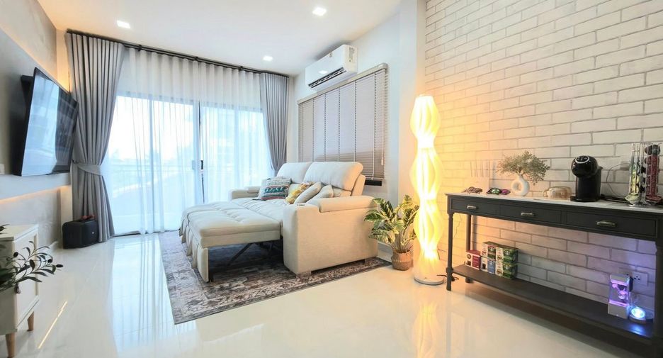 For sale 4 bedrooms house in Bang Lamung, Chonburi