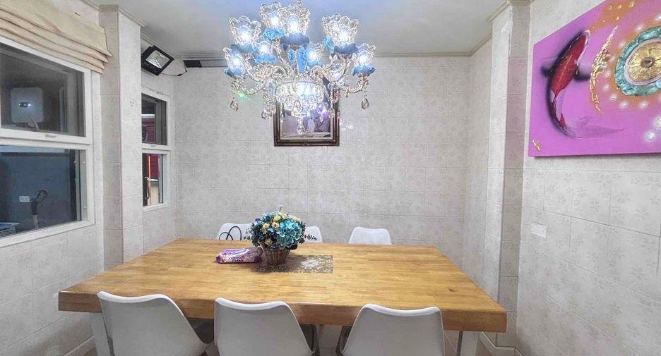 For sale 4 bedrooms house in Rat Burana, Bangkok
