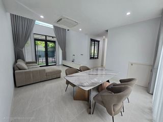 出租 2 卧室 联排别墅 在 Suan Luang, 曼谷