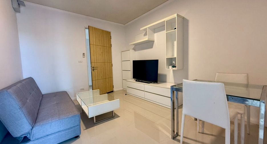 For sale 1 bed condo in Si Racha, Chonburi