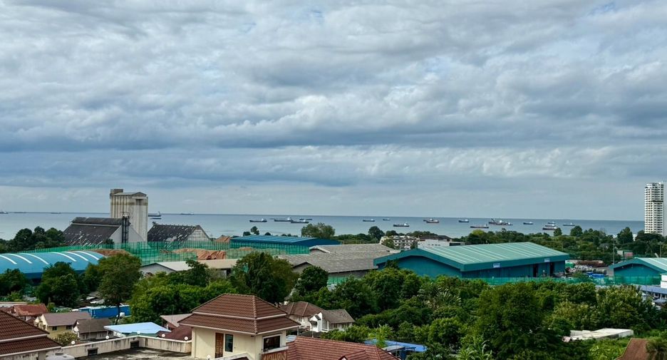 For sale 1 bed condo in Si Racha, Chonburi