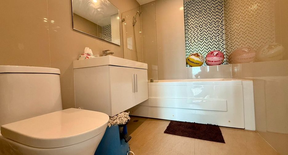 For sale 1 bed condo in Si Racha, Chonburi