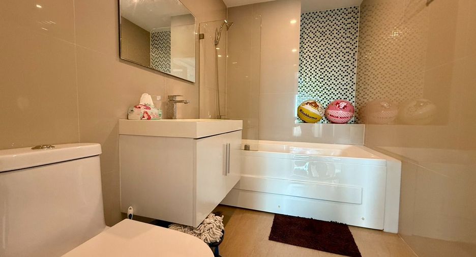 For sale 1 bed condo in Si Racha, Chonburi