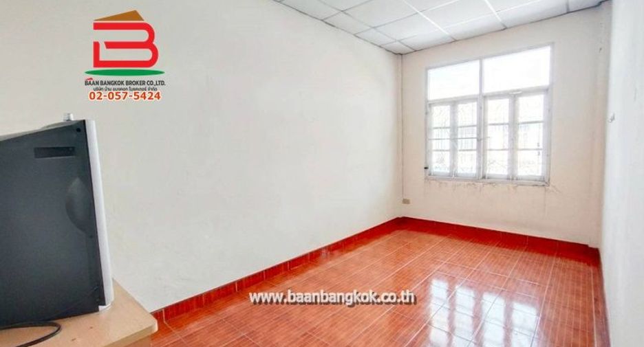 For sale 4 bedrooms townhouse in Lam Luk Ka, Pathum Thani