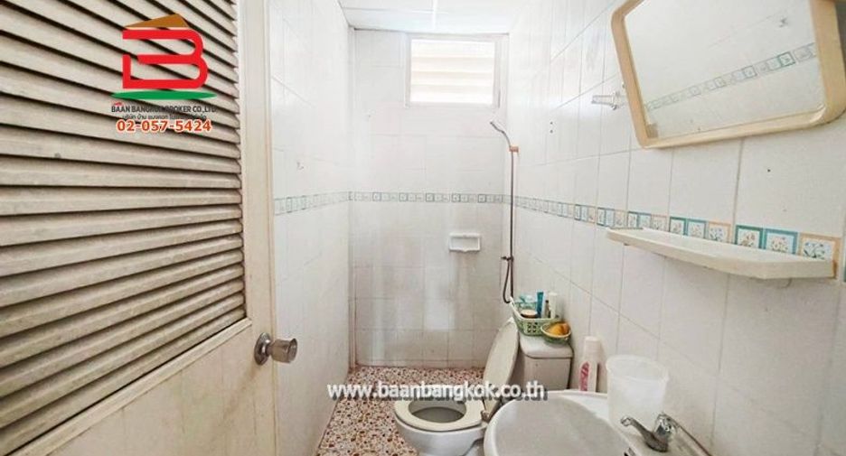 For sale 4 bedrooms townhouse in Lam Luk Ka, Pathum Thani